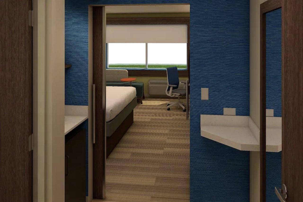 Hotel Holiday Express & - - Walnut Ave By Ihg