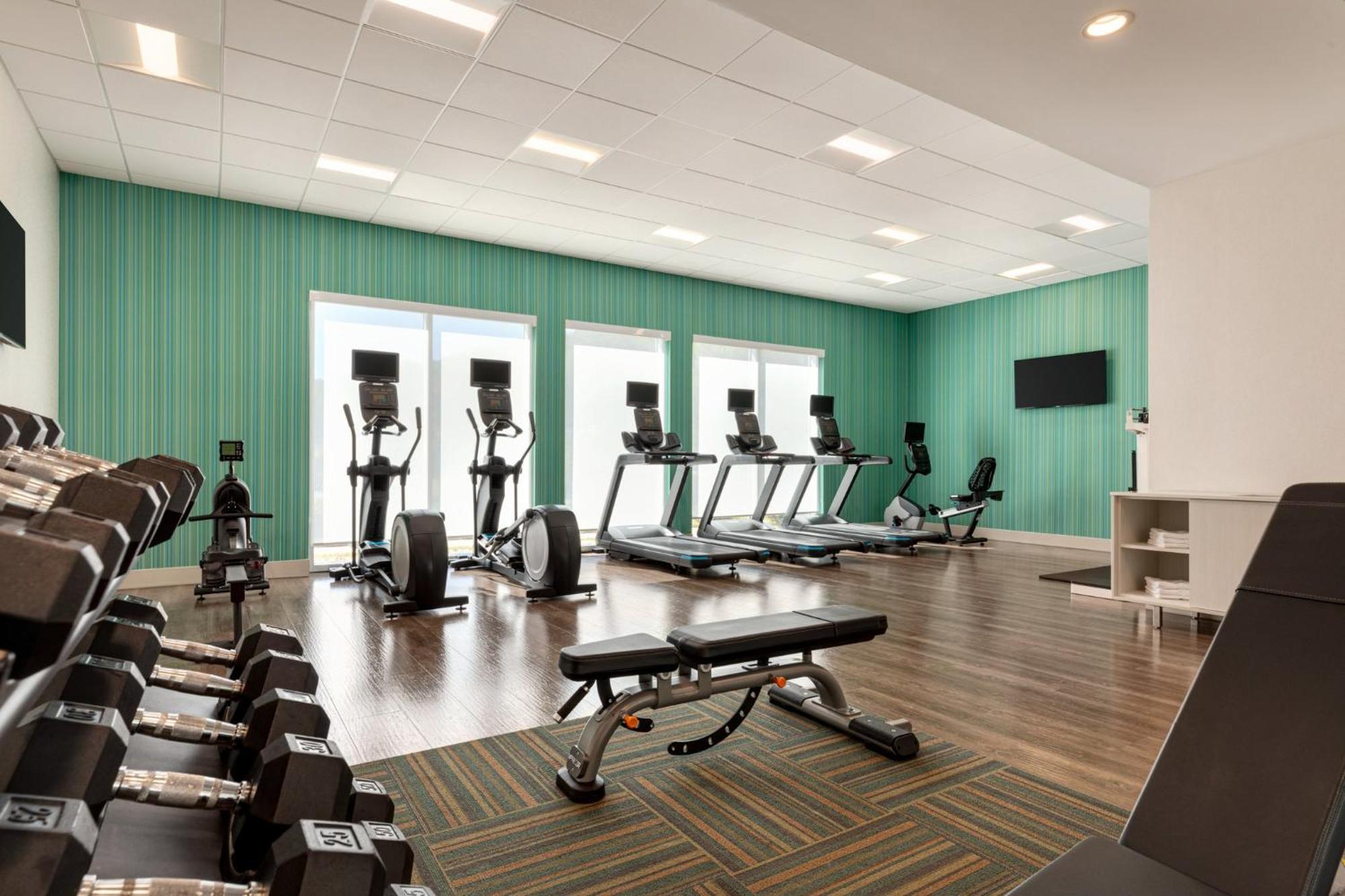 Express & - - Walnut Ave By Ihg Hotel