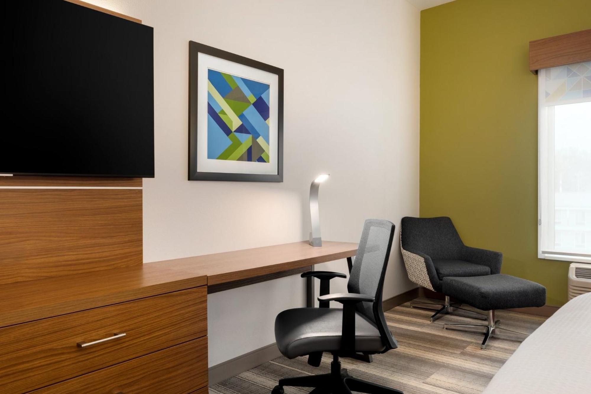 Express & - - Walnut Ave By Ihg Dalton